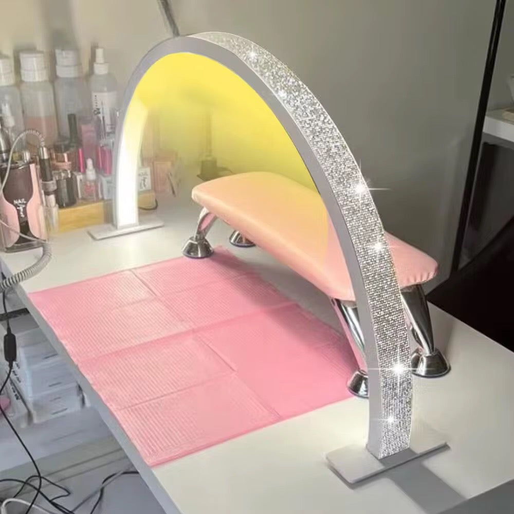 Halvmåne LED Lampa för Nagelbehandling – Perfekt Belysning för detaljarbete