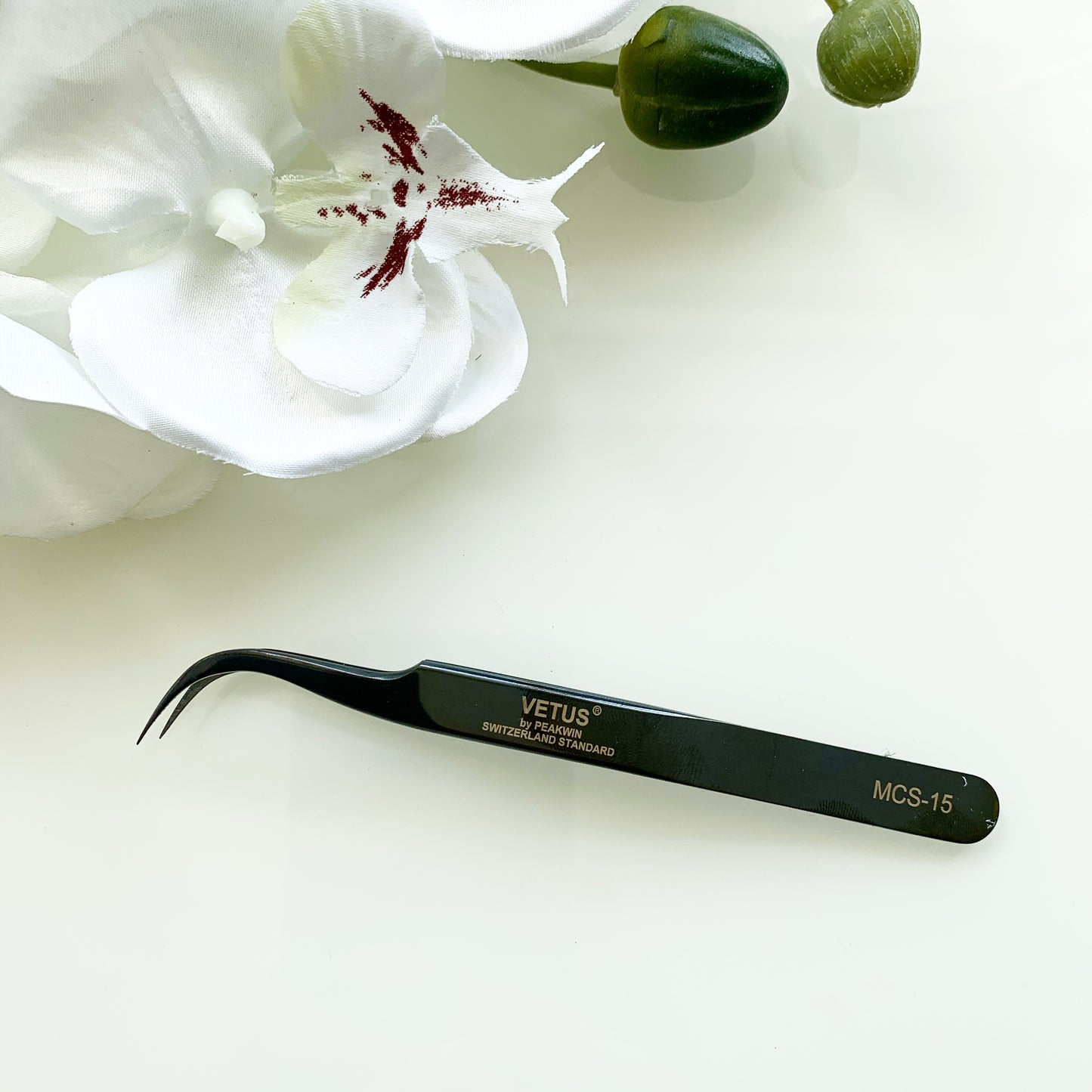 Tweezer Vetus Curved Black MCS-15
